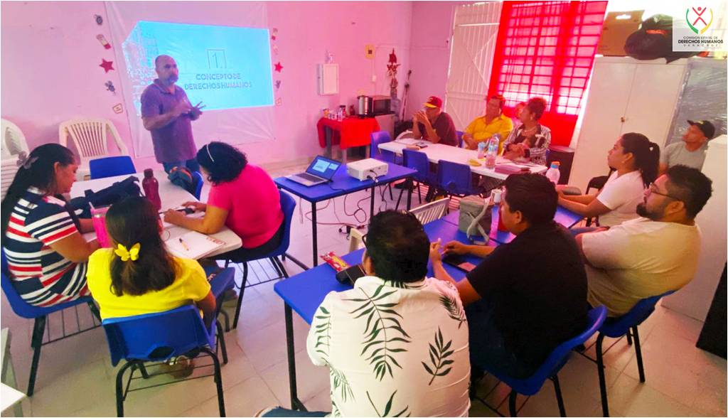 Docentes de Coatza se capacitan en DDHH